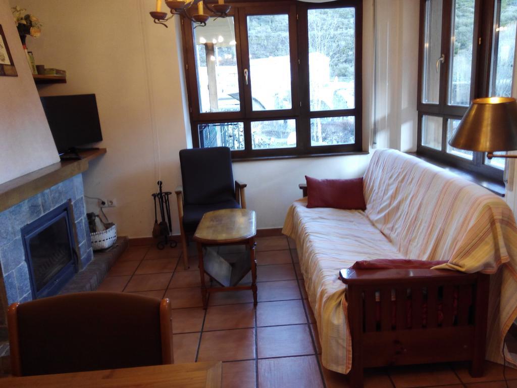 El Casar Del Puente Guest House Boca de Huergano Room photo